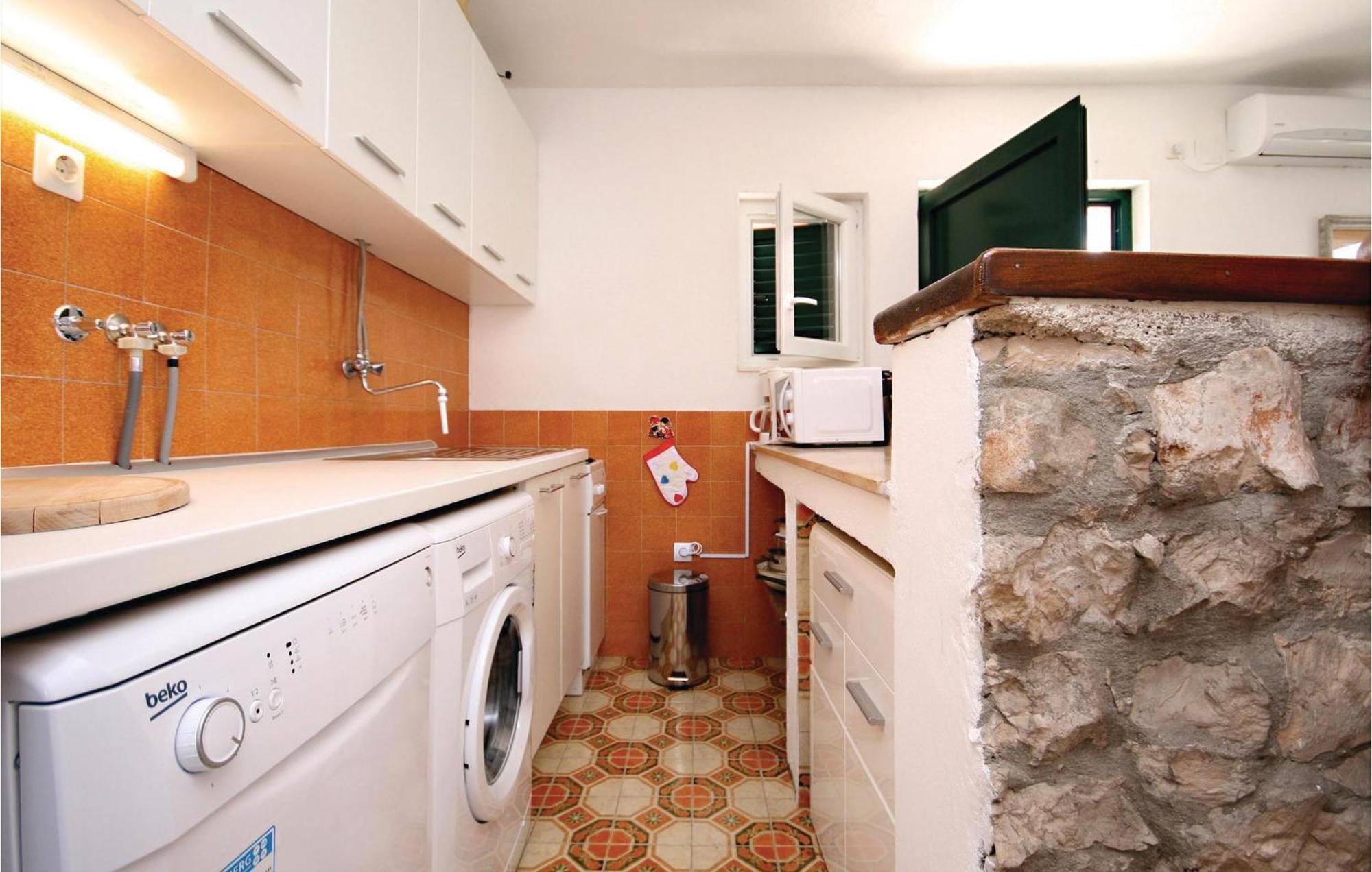 2 Bedroom Beautiful Home In Sparadici Grebaštica Buitenkant foto