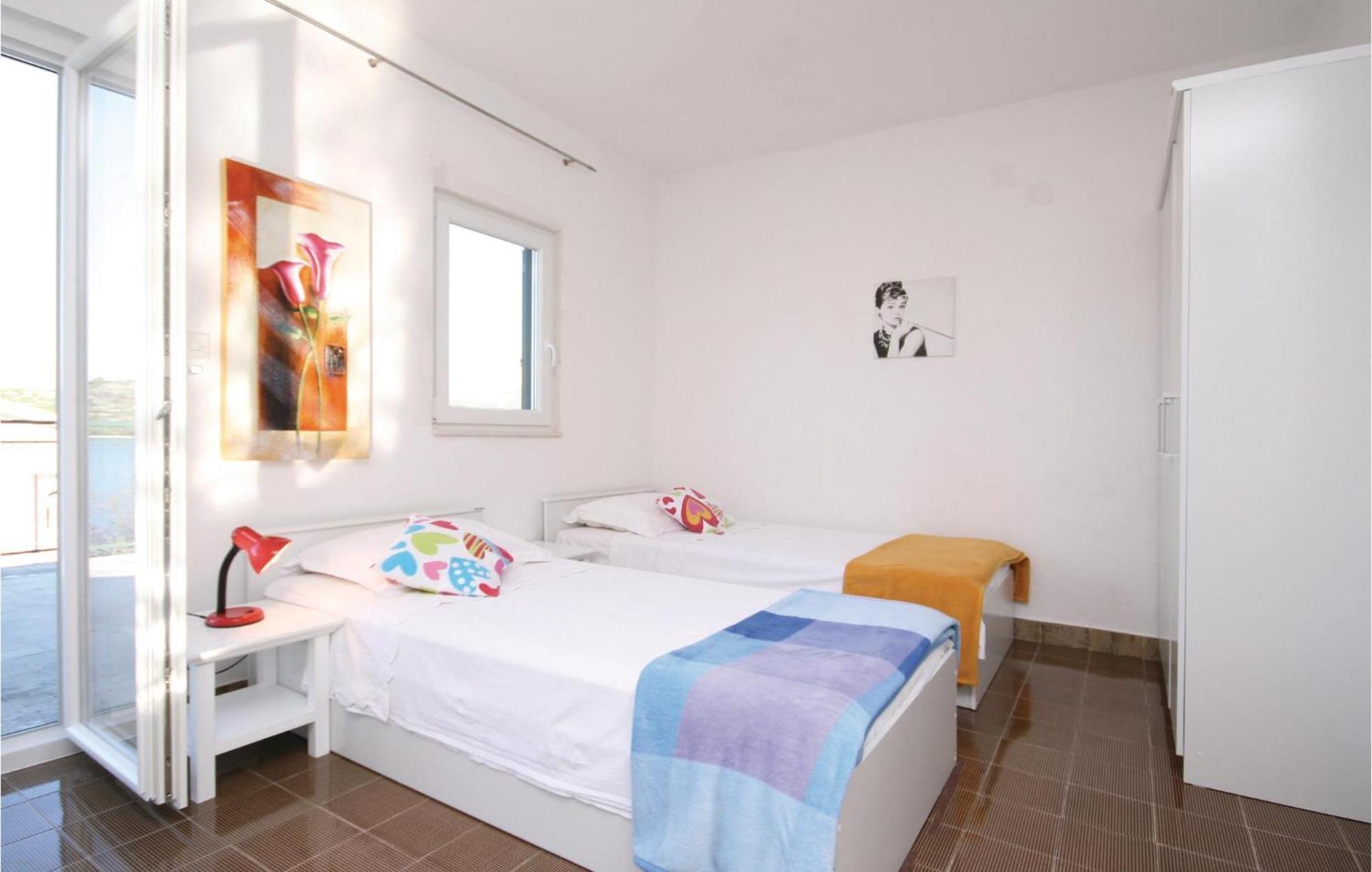 2 Bedroom Beautiful Home In Sparadici Grebaštica Buitenkant foto