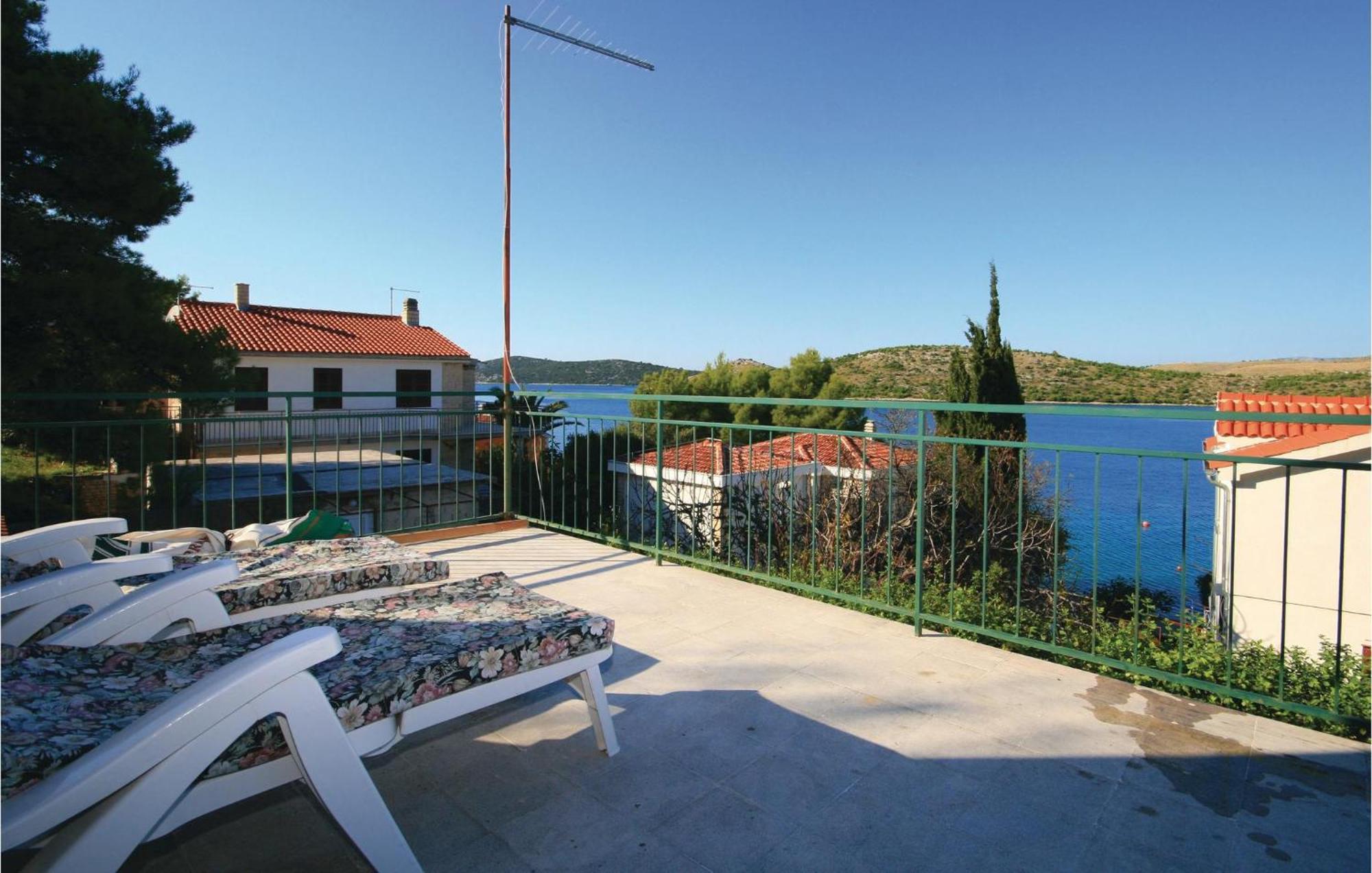 2 Bedroom Beautiful Home In Sparadici Grebaštica Buitenkant foto