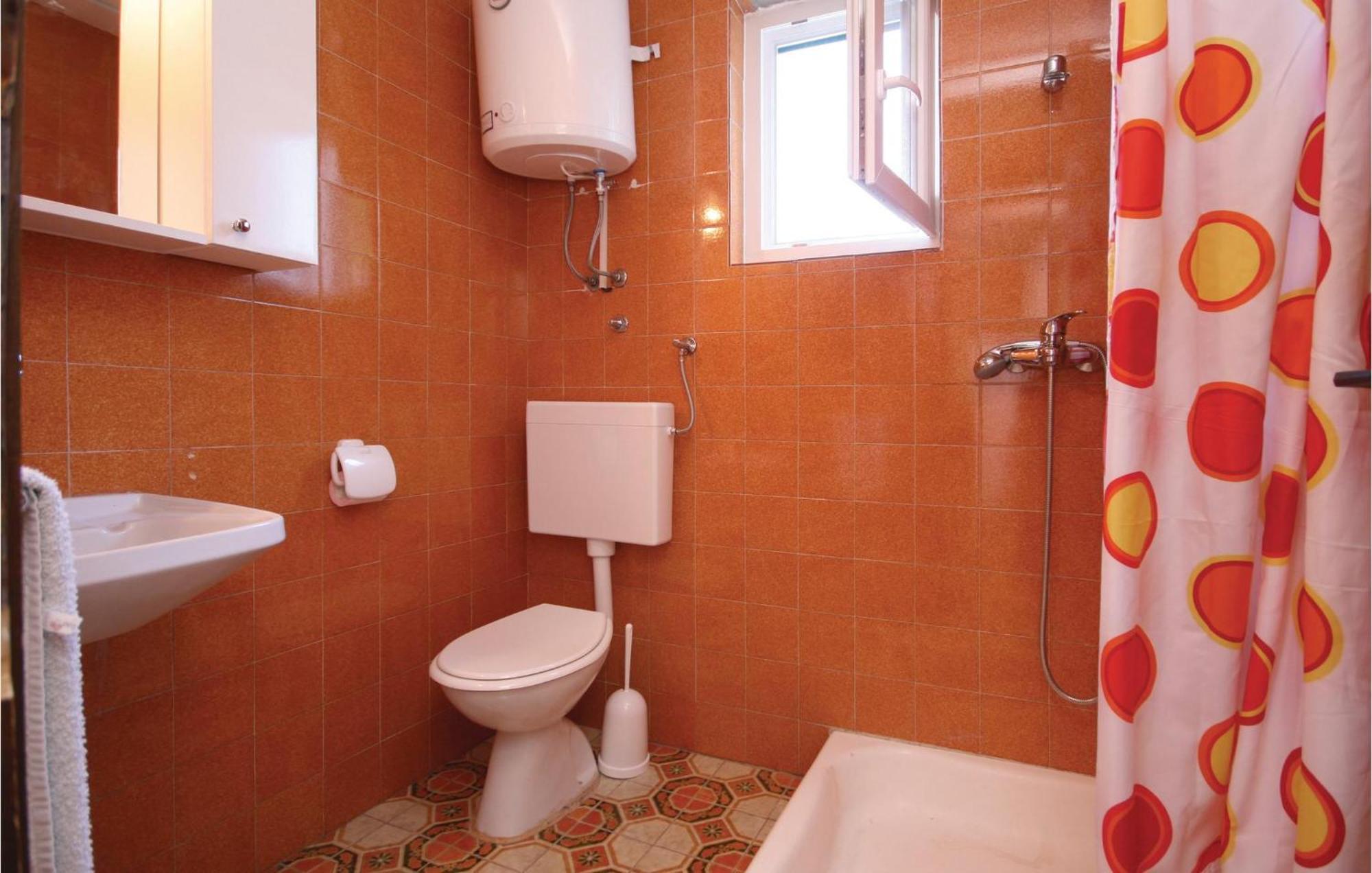 2 Bedroom Beautiful Home In Sparadici Grebaštica Buitenkant foto